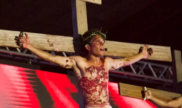 16ª Encenação da Paixão de Cristo reúne fiéis e reforça tradição da Semana Santa em Boa Vista