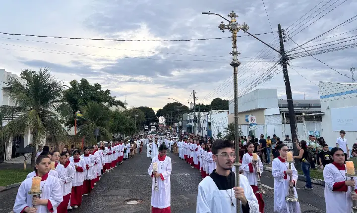 300 anos da evangelização: caminhada reúne fiéis para celebrar avanços