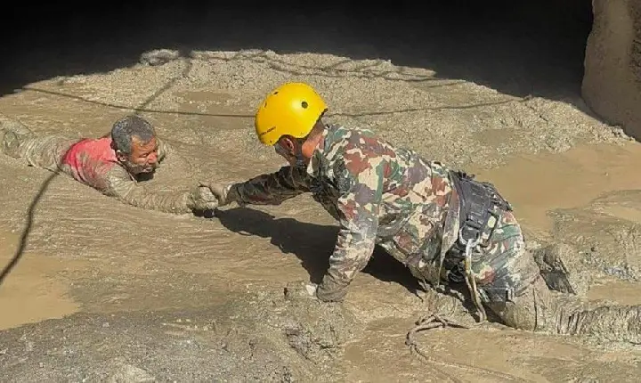 A ajuda do Papa após as devastadoras inundações no Nepal
