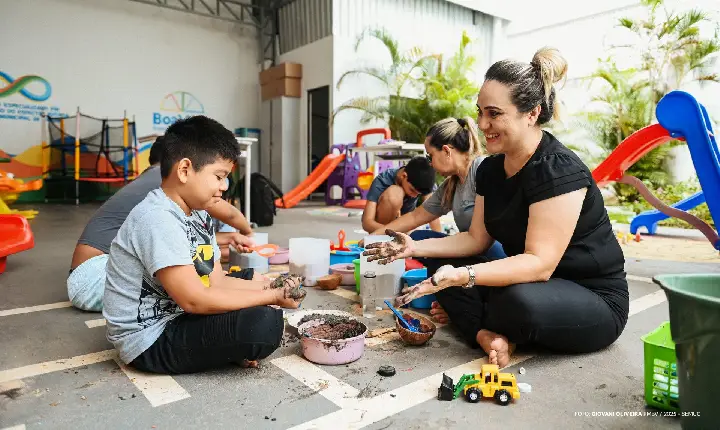 Oficinas estimulam desenvolvimento de crianças autistas