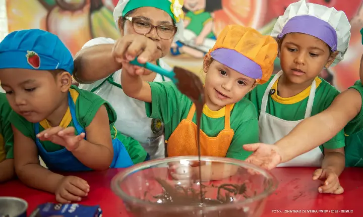 Alunos de creche produzem ovos de Páscoa saudáveis em atividade lúdica e educativa