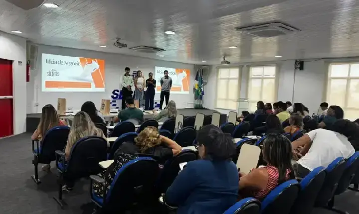 Alunos do NEJ passam por avaliação de projetos de curso técnico