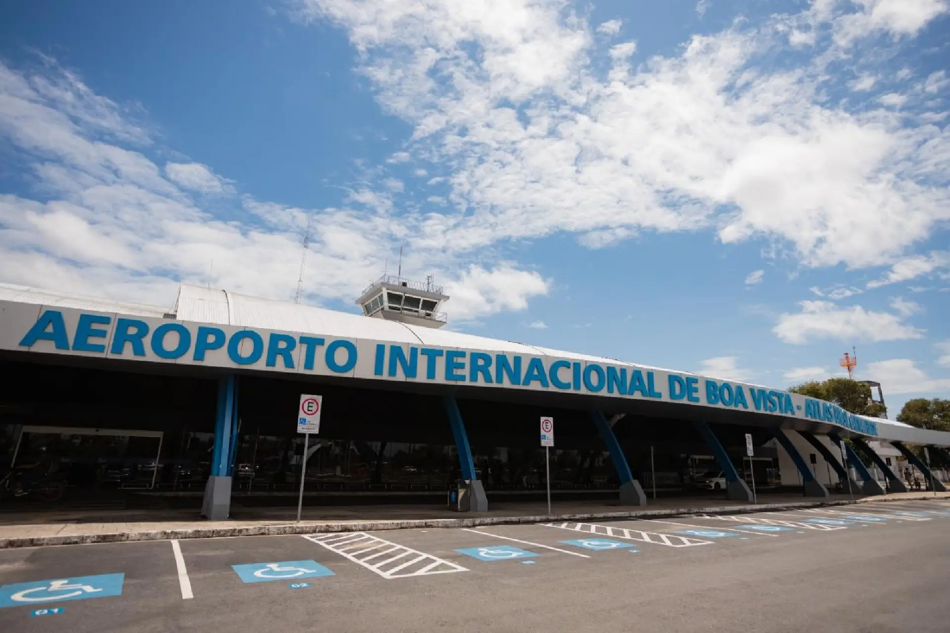 Anac regulamenta medidas contra passageiros indisciplinados em voos e aeroportos