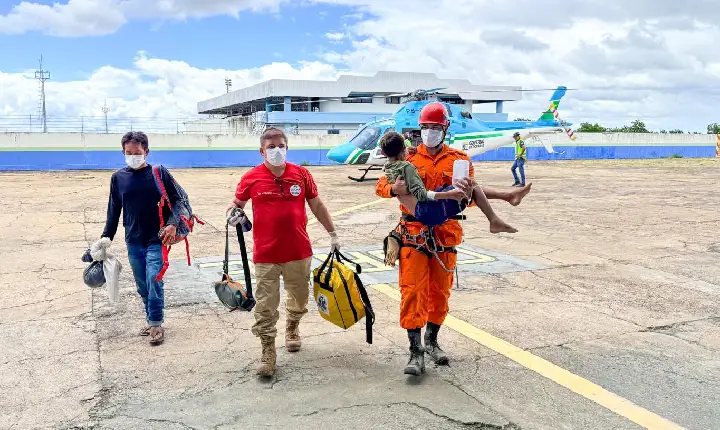 Após picada de cobra, criança indígena é socorrida em operação aérea de emergência