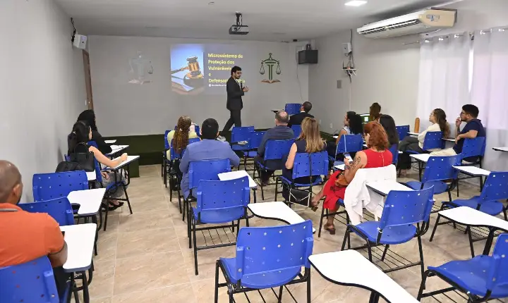 Aula Magna marca o início do curso de formação dos quatro novos defensores