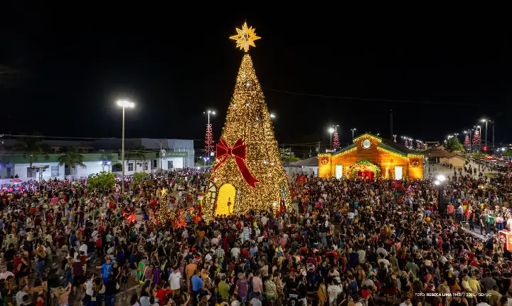 Boa Vista celebra acendimento das Árvores de Natal em dois pontos da cidade