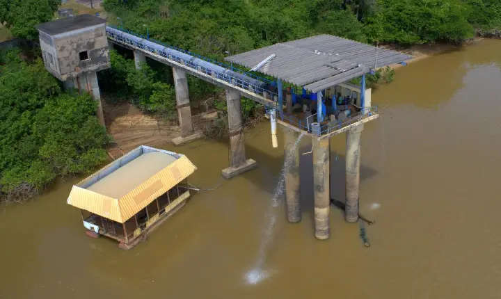 Caer prepara ações para garantir abastecimento de água em Boa Vista diante da redução do nível do Rio Branco