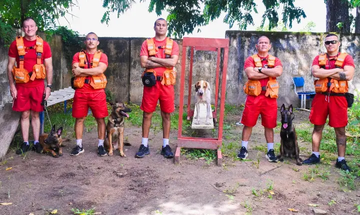Cães do Corpo de Bombeiros auxiliam na localização de pessoas desaparecidas em Roraima