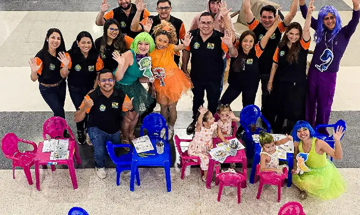Campanha encanta crianças e famílias com teatro, personagens e atividades educativas