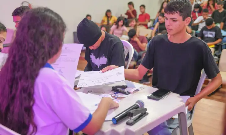 Capacitação prepara jovens para o primeiro emprego com projeto de treinamento