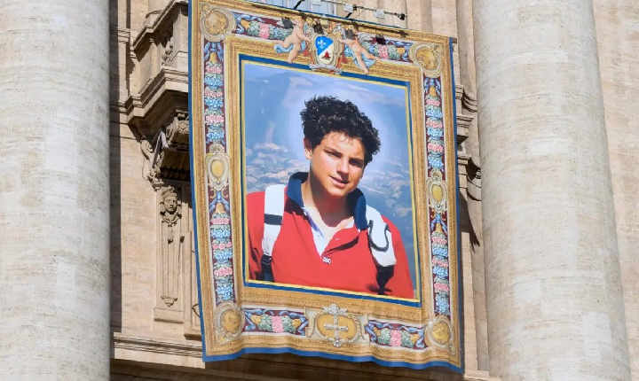 Carlo Acutis é canonizado e se torna o primeiro santo da era digital