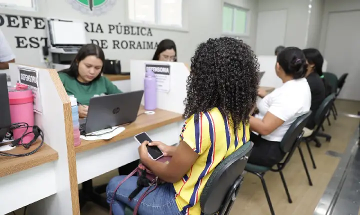 Carreta dos Direitos da DPE-RR leva atendimentos gratuitos no Nova Canaã