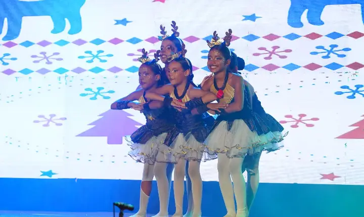 CCJuv realiza espetáculo natalino Árvore da Esperança