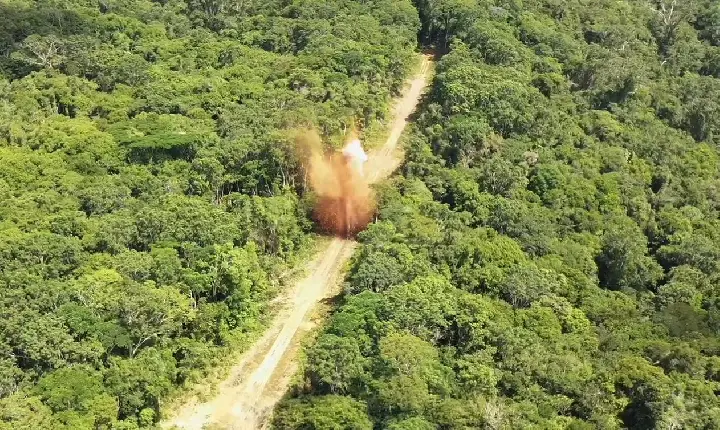 Cinco pistas de pouso ilegais são inutilizadas durante operação na TI Yanomami