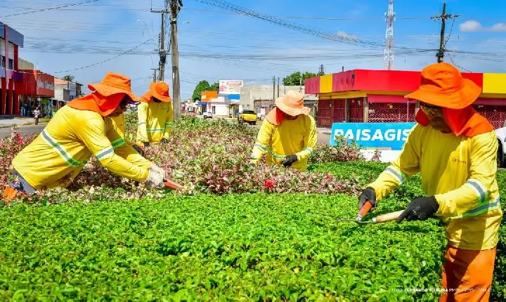 Com trabalho diário, agentes de limpeza mantêm Boa Vista bem cuidada e organizada