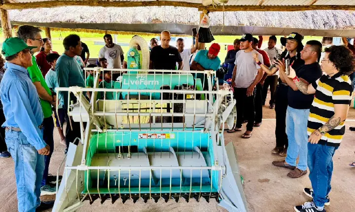 Comunidades indígenas recebem colheitadeiras para fortalecer produção de arroz em Roraima