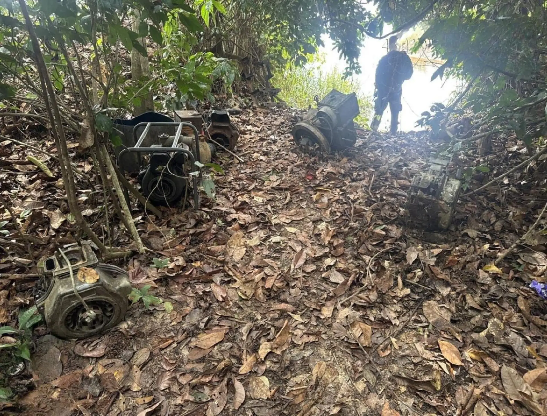Conjunto Catrimani II inutiliza maquinário do garimpo ilegal na Terra Yanomami
