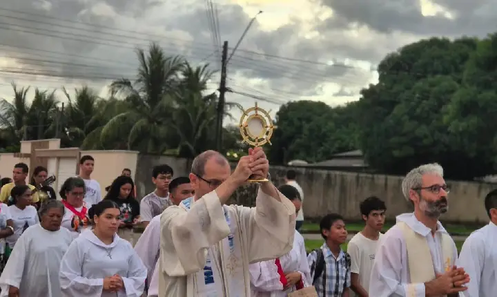 Corpus Christi reúne fiéis em procissão e missa na Diocese de Roraima