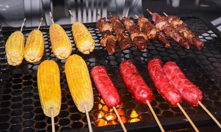 Da pamonha ao churrasquinho: gastronomia é um dos destaques do São João no Parque Anauá