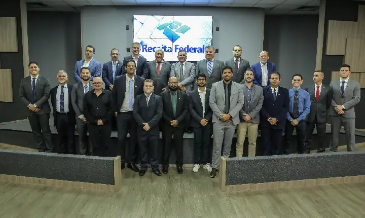 Deputados prestigiam posse de 13 novos servidores da Receita Federal em Roraima