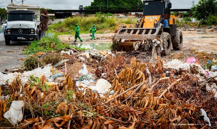 Descarte irregular de lixo agrava alagamentos no período chuvoso em Boa Vista