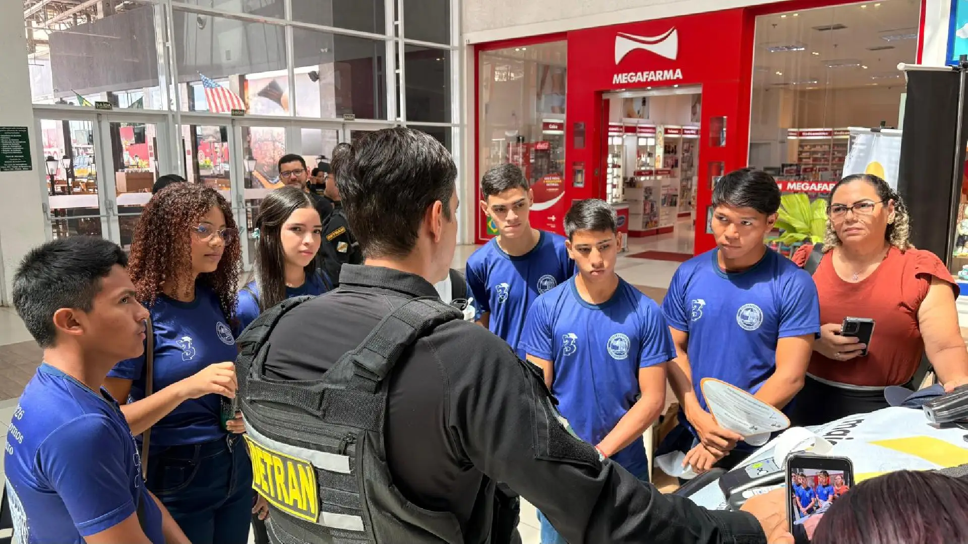 Detran-RR inicia programação do Maio Amarelo com ações em escolas e vias públicas