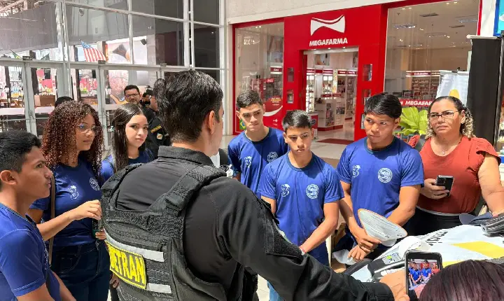 Detran-RR inicia programação do Maio Amarelo com ações em escolas e vias públicas