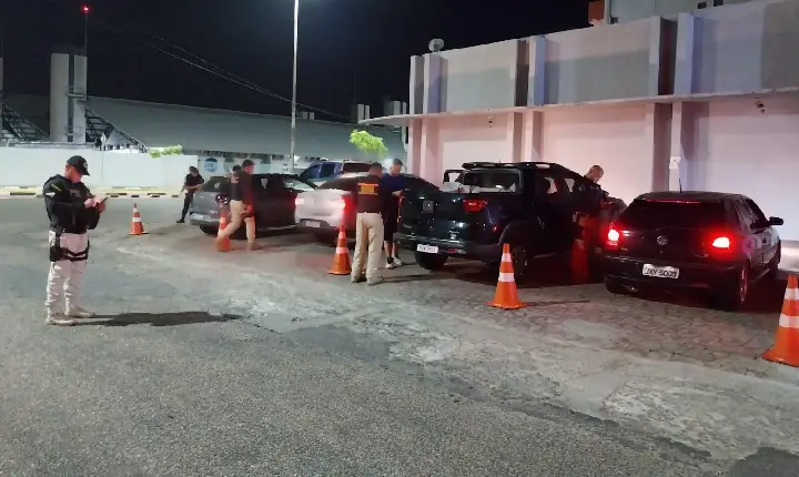Detran-RR realiza 155 testes de bafômetro em ação de fiscalização