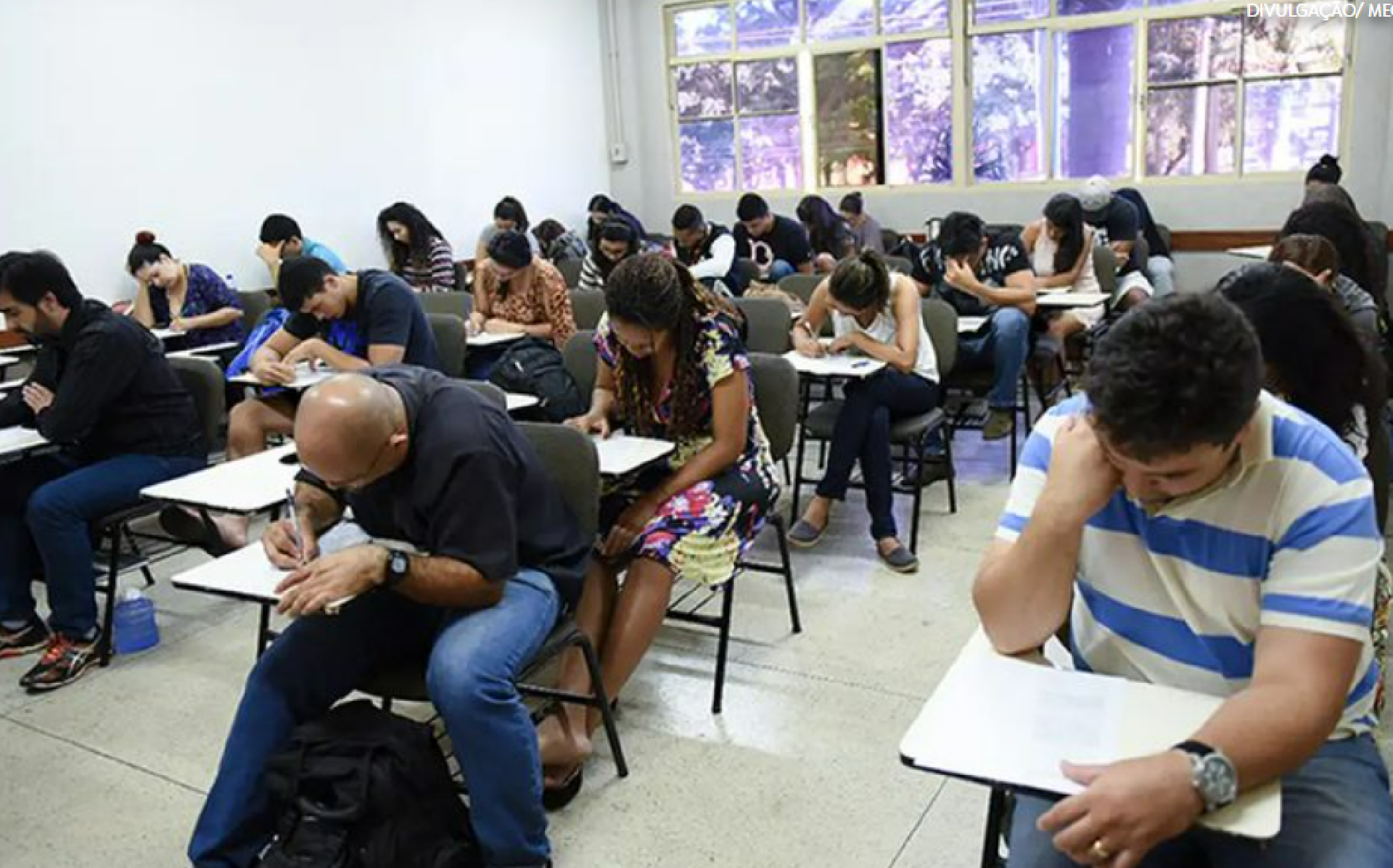 Inep divulga notas do Encceja 2025; participantes já podem solicitar certificado de ensino fundamental e médio