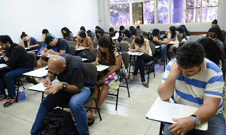 Inep divulga notas do Encceja 2025; participantes já podem solicitar certificado de ensino fundamental e médio