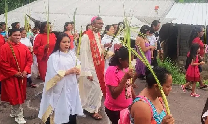 Dom Vanthuy celebra sua primeira Semana Santa na diocese de São Gabriel da Cachoeira