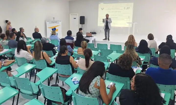 Educadores participam de formação sobre Educação Fiscal em Roraima