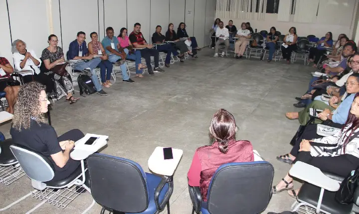 Educadores trocam experiências para melhorar a EJA em Roraima