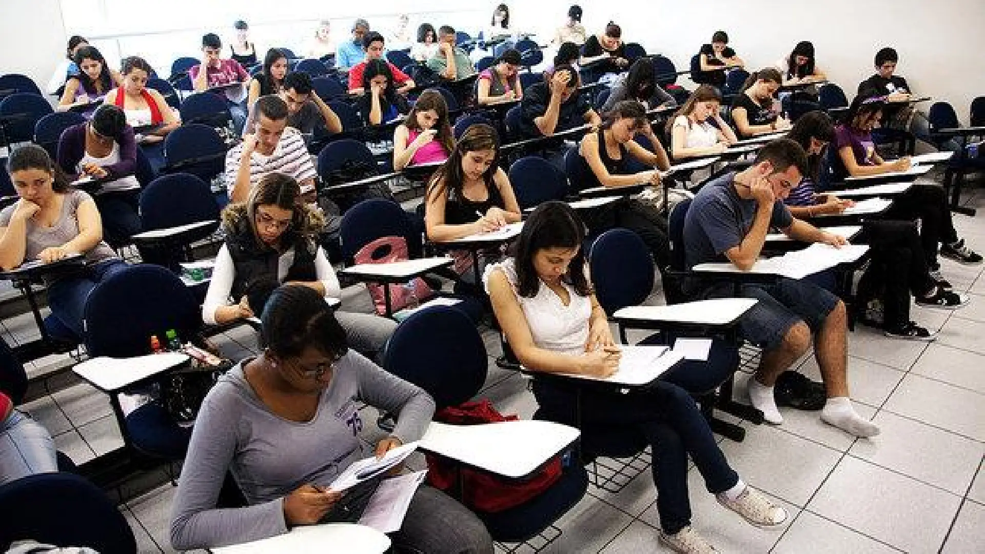 Encceja 2025 oferece chance gratuita de certificação para jovens e adultos