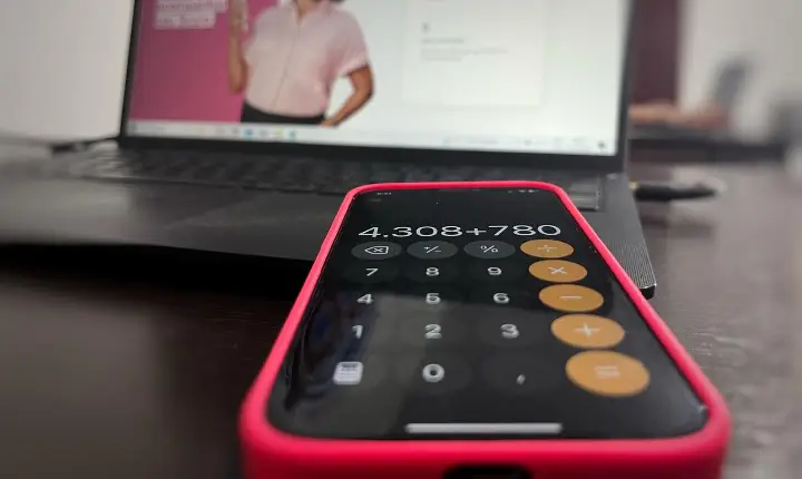 Endividamento leva universitários a reduzir gastos essenciais e trancar cursos