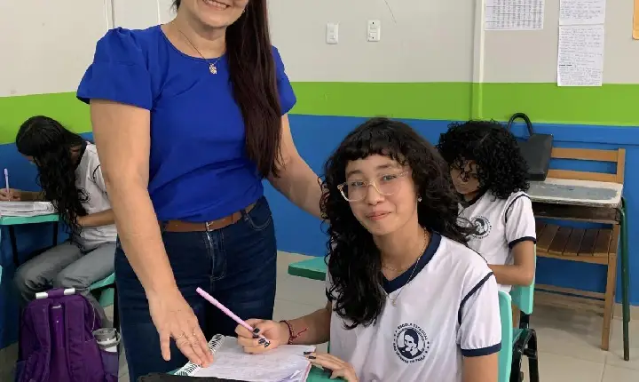 Entre a sala de aula e a maternidade: servidoras vivem dupla missão na rede estadual