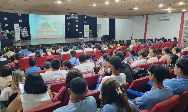 Entre páginas e câmeras, estudantes reinventam a literatura