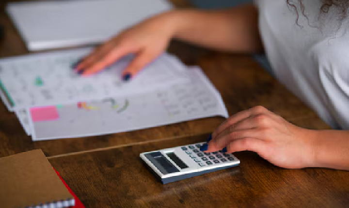 Especialista alerta para impacto dos gastos de dezembro no orçamento de 2026