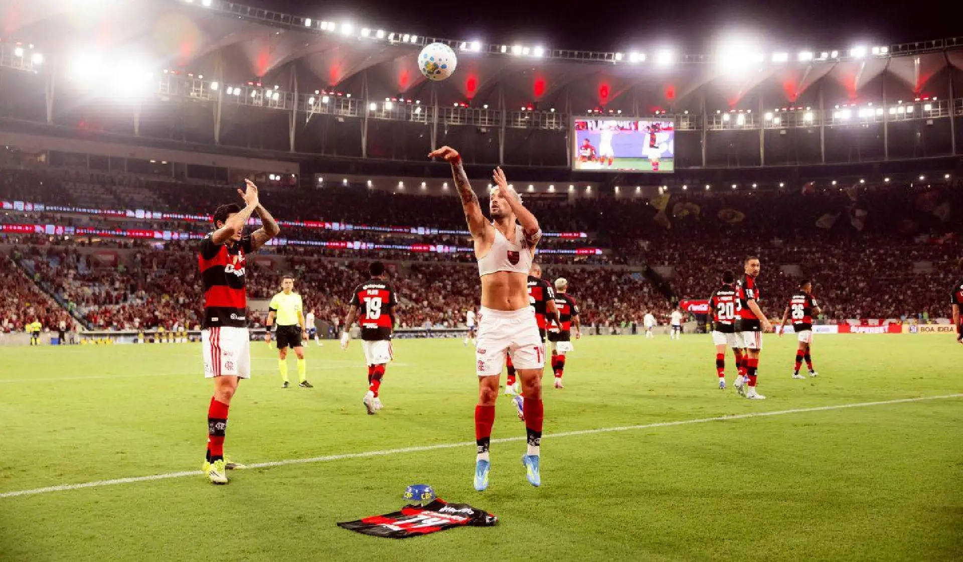 Especialistas e torcedores pedem a anulação de cartão amarelo no STJD para o jogador Giorgian De Arrascaeta, que homenageou Oscar Schmidt