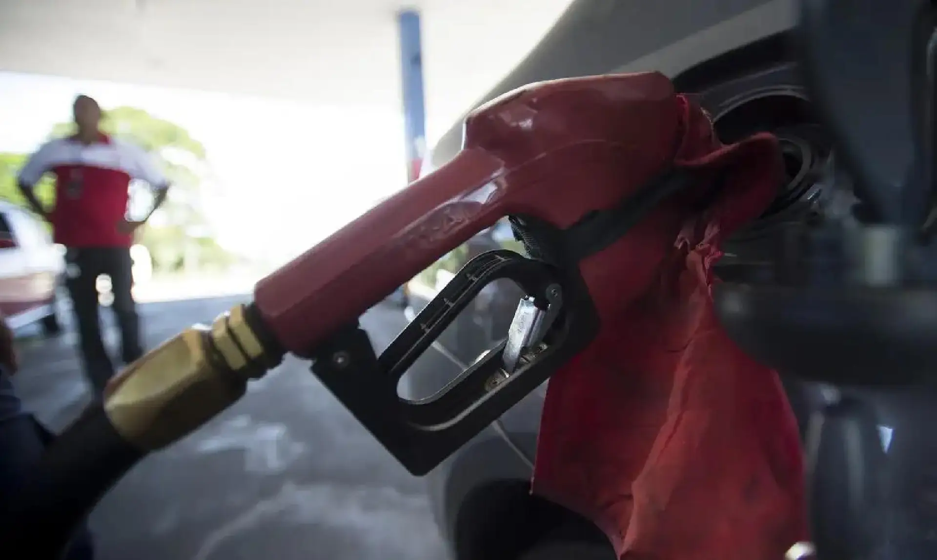Estados aprovam aumento do ICMS sobre gasolina, diesel e gás de cozinha