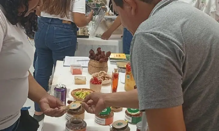 Exposição sobre condimentos regionais percorre escolas de Roraima