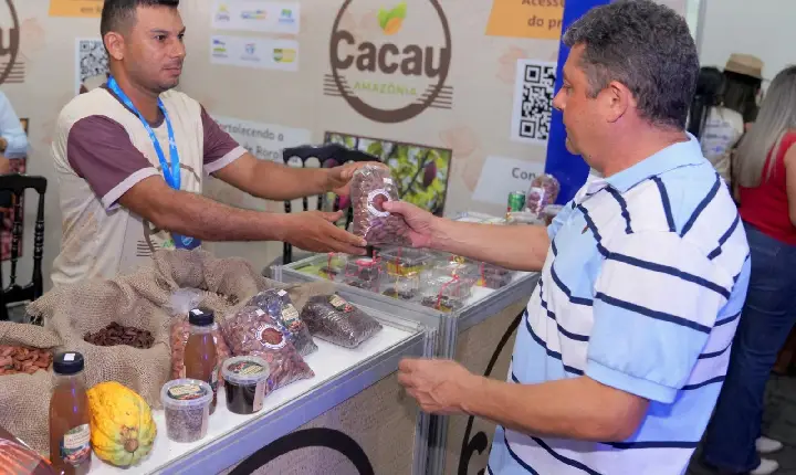 Família de Caroebe transforma cacau em negócio e leva sabor regional à Expoferr Show