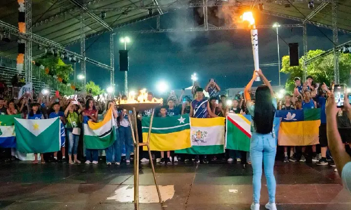 Fase final dos Jogos Escolares de Roraima é aberta com desfile de delegações no Parque Anauá