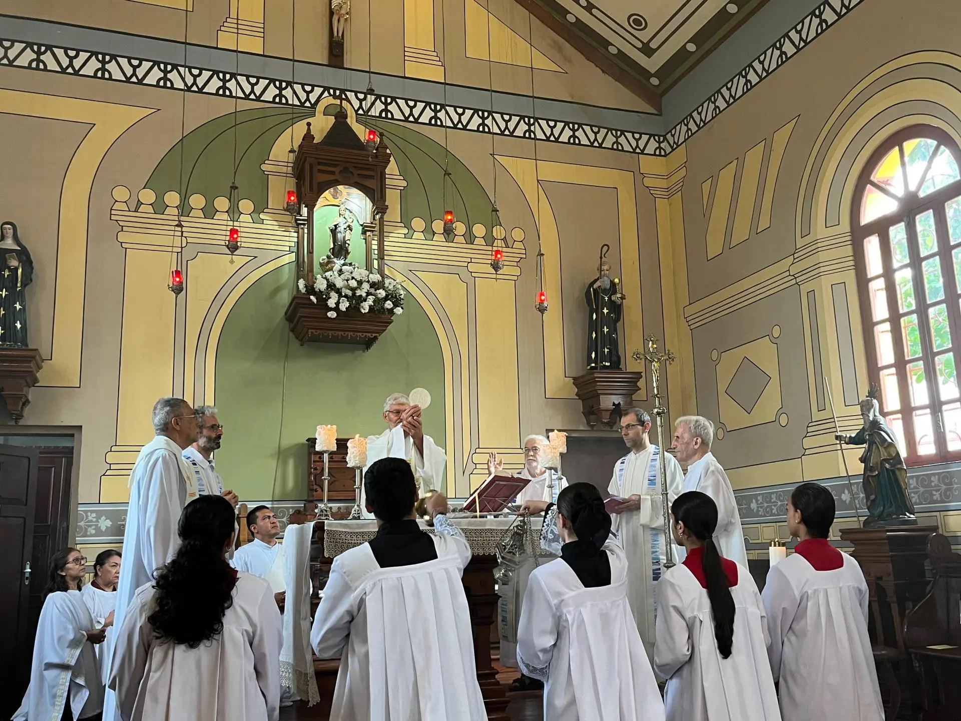 Fé e Devoção Marcam Missa em Homenagem a Nossa Senhora do Carmo