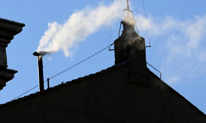 Fumaça branca: novo papa é eleito no conclave