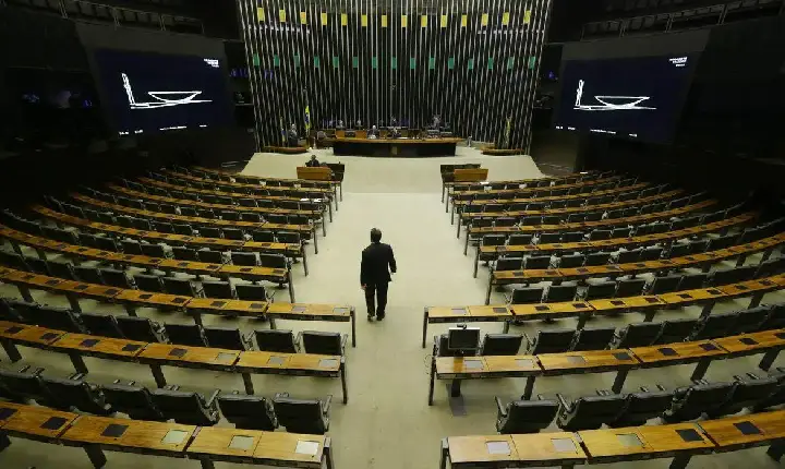 Governo apresenta hoje proposta de orçamento para 2027 ao Congresso