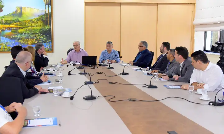 Governo de Roraima e Anatel discutem expansão da conectividade com a chegada da Infovia 04