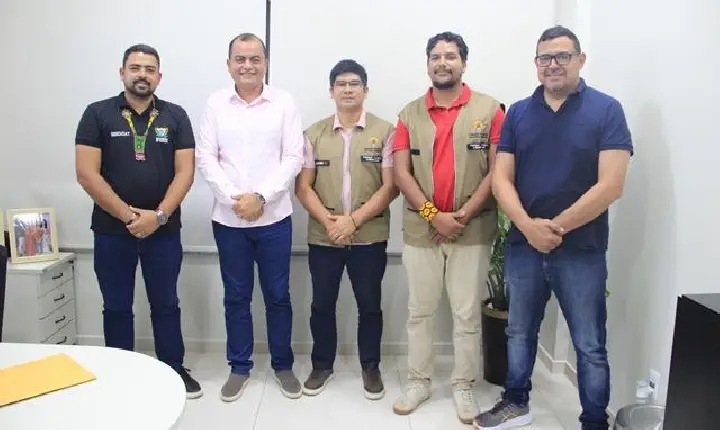 Governo de Roraima e Funai firmam parceria para reforçar atendimento a escolas da Terra Yanomami