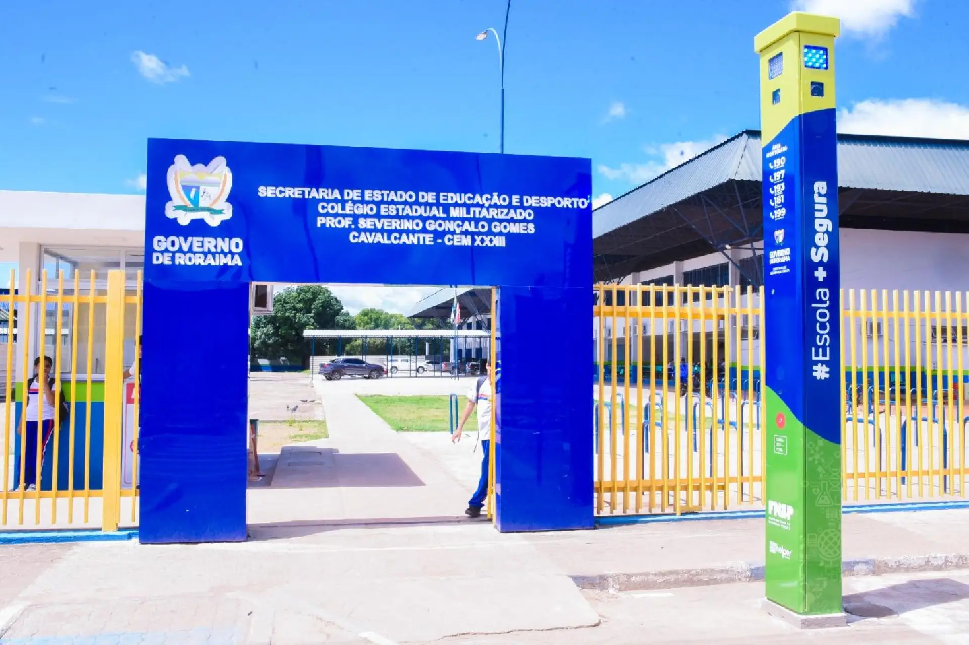 Governo de Roraima instala totens inteligentes de segurança em escolas estaduais da capital