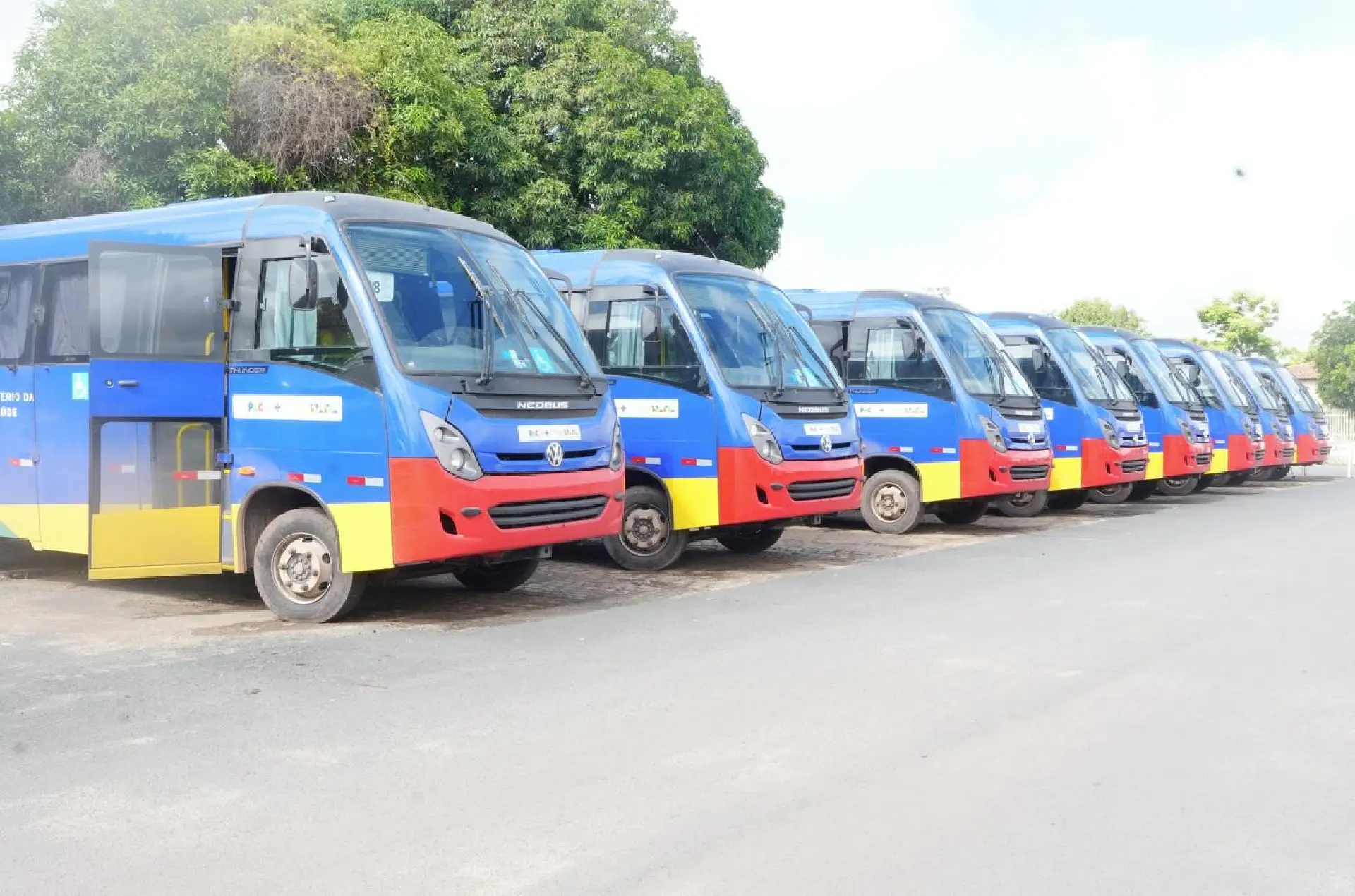 Governo de Roraima recebe micro-ônibus do Ministério da Saúde para transporte de pacientes